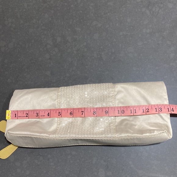 Gap Clutch Bag - Picture 7 of 9